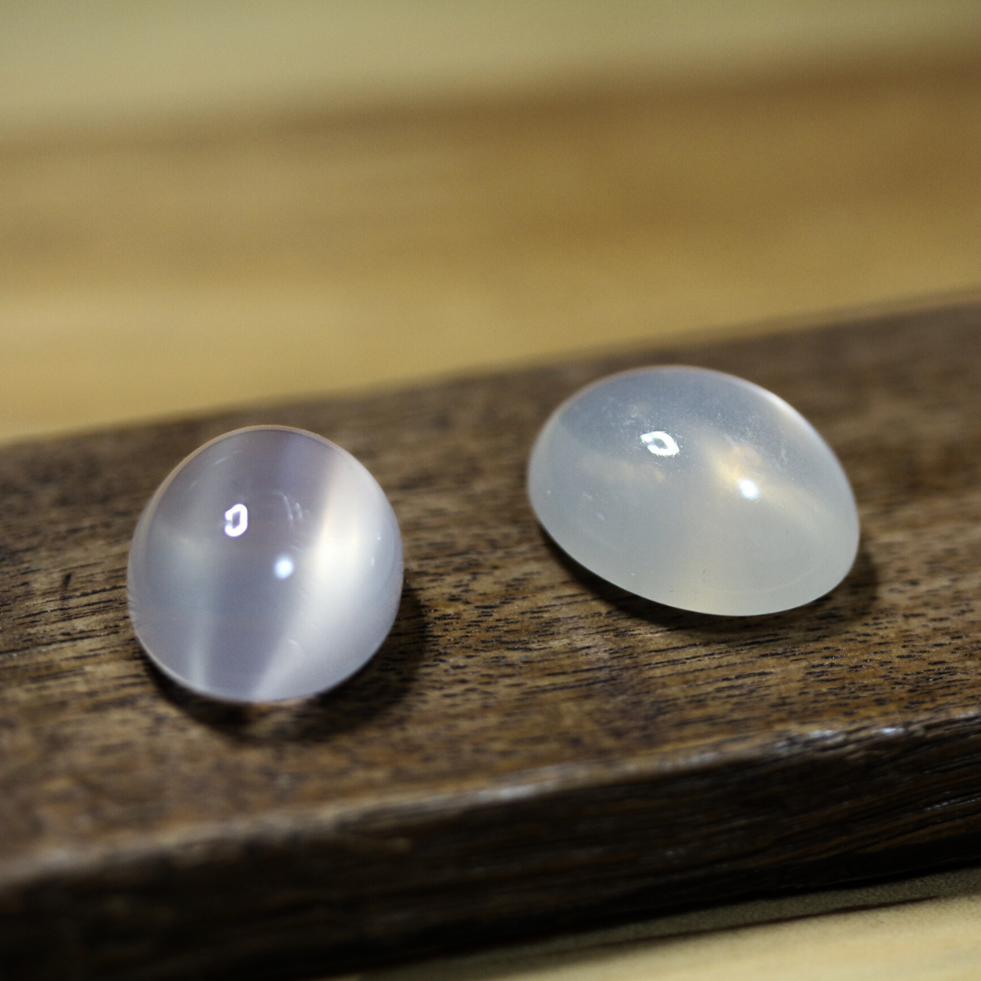 Snow White Moonstone　-22.0ct-