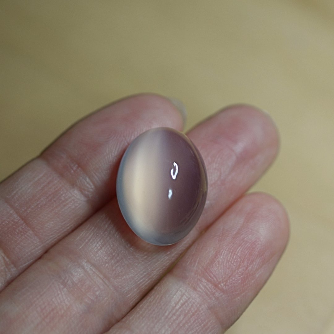 Snow White Moonstone　-22.0ct-